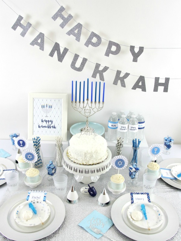 Need some inspiration for a Nights of Lights Hanukkah Party? Click here to see how to assemble an easy silver and blue Hanukkah Party with Crated.