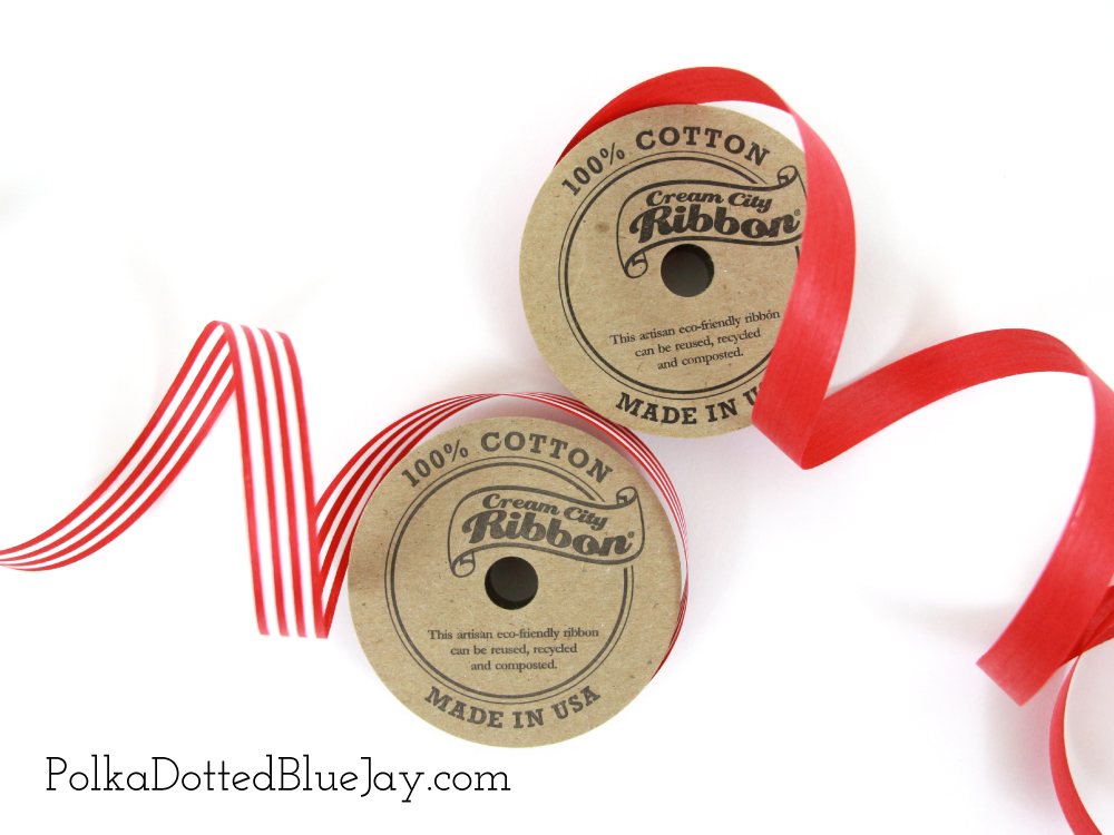 Candy Cane Gift Wrap Ideas for Christmas presents. Simple kraft paper and Cream City Ribbon are a great candy cane theme for Christmas presents.