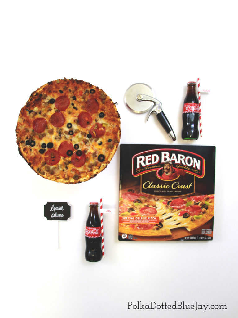 Being able to make a quick and easy dinner is a MUST during the holidays. Setting up a Coca-Cola and Red Baron Pizza party table is exactly what my gift wrapping party with all my friends needs. #GrabSomeCheer #CollectiveBias #ad