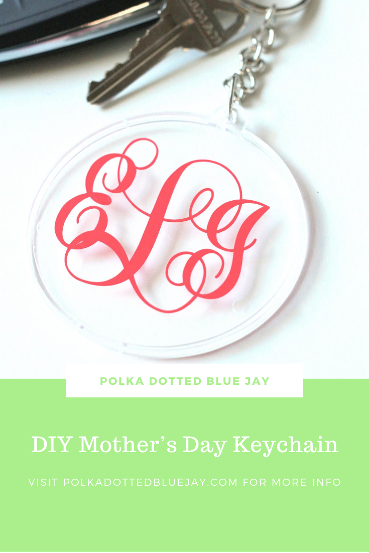 Mother’s Day is coming up and I have the perfect craft project to make a customized gift that Mom will be sure to love: A Monogrammed Keychain!