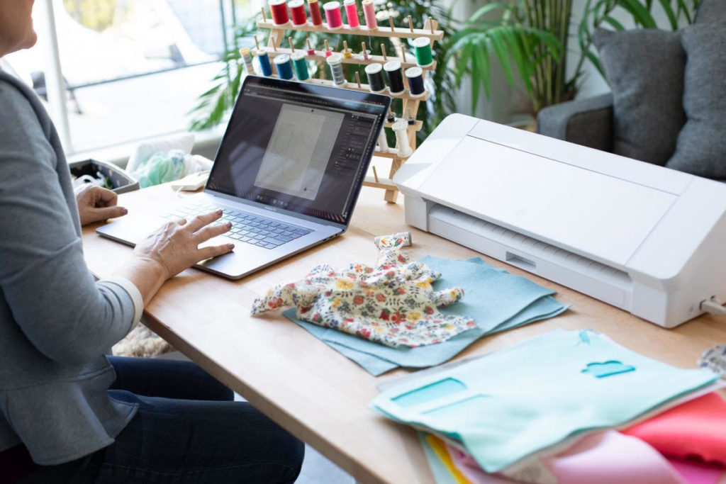Grab a Silhouette Cameo 4 promo code and save on your new crafting machine. 