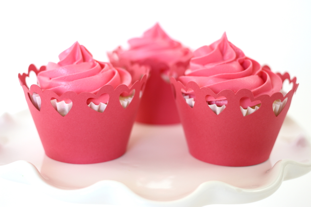 A step-by-step tutorial for how to make Valentine's Day Cupcake Wrappers with your Silhouette Cameo 4. Click here to see more. 