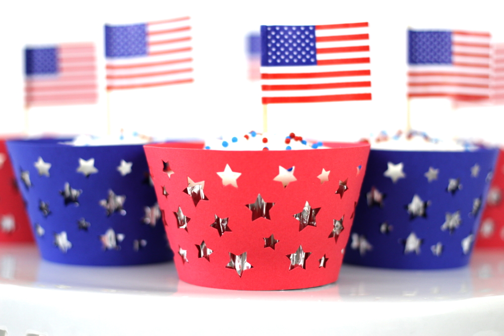 Make these festive 4th of July Star Cupcake Wrappers with just some cardstock and your Silhouette Cameo 4. Click here to see the tutorial.