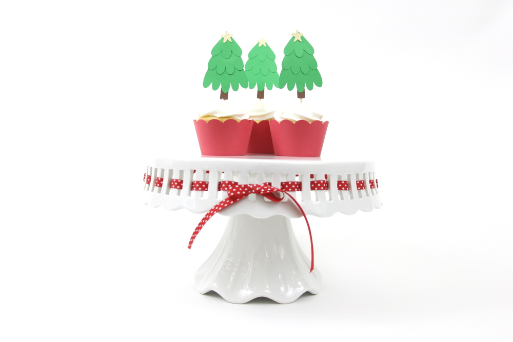 Make DIY Christmas Tree Toppers for your Christmas Cupcakes with the Silhouette Cameo 4.