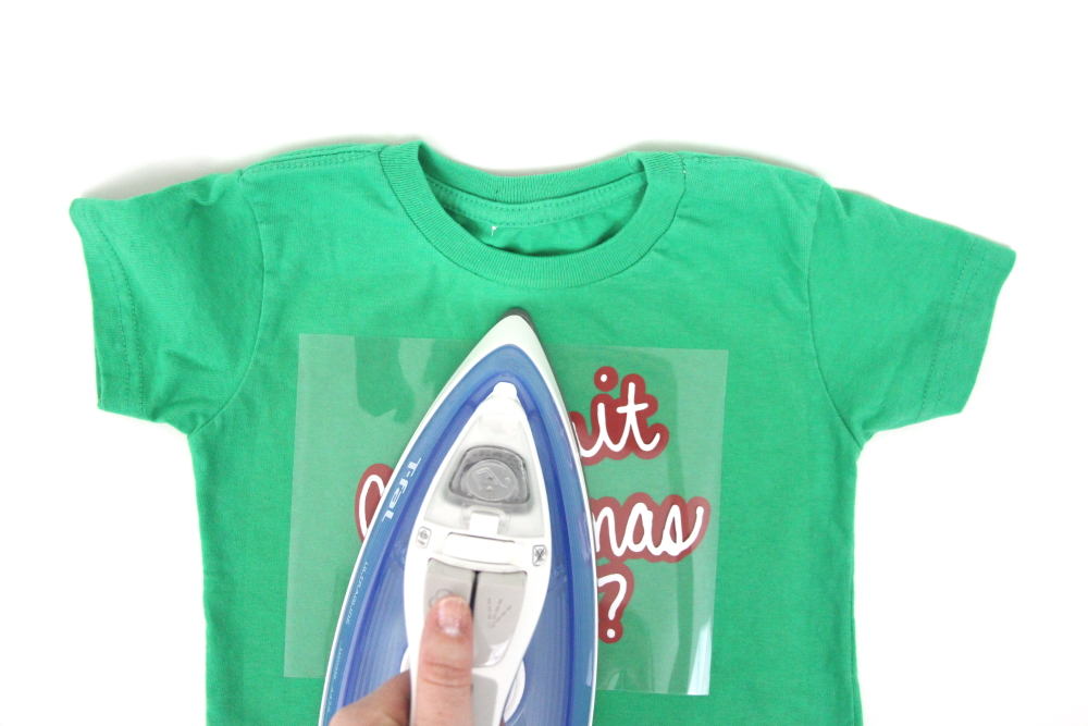 Step-by-step tutorial to make an Is It Christmas Yet? tshirt with a free cut file.